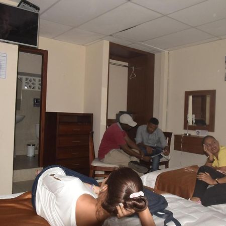 Olan'S Hotel Group Esmeraldas Extérieur photo